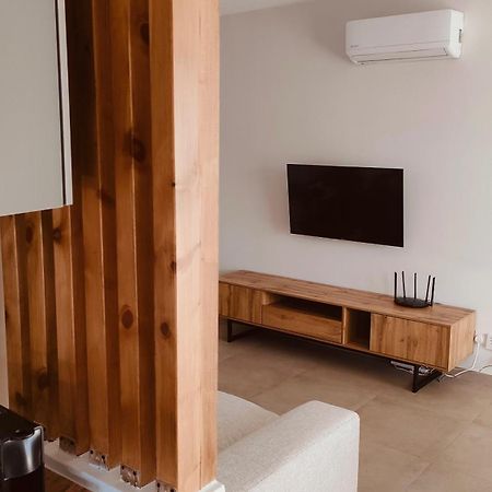 Two Bedroom Apartment With Pool Paphos Ngoại thất bức ảnh