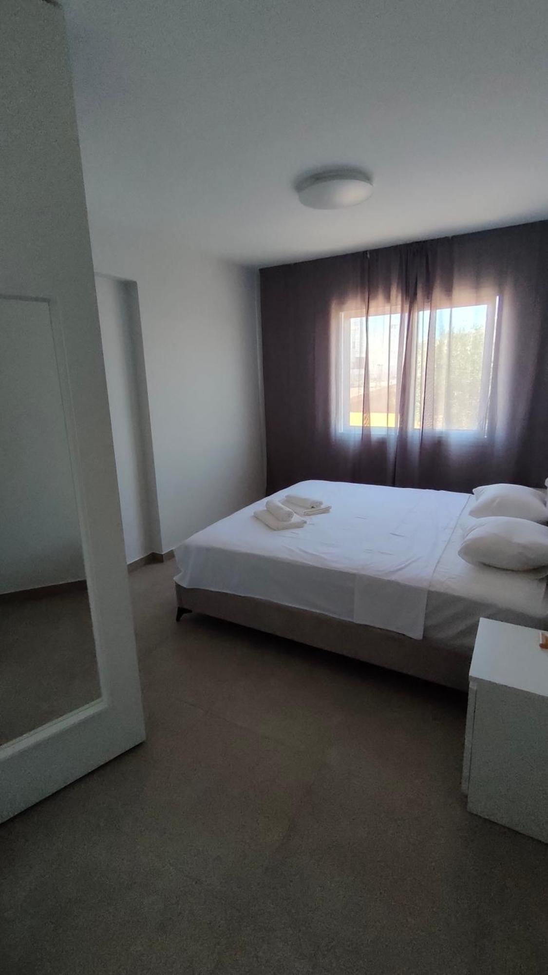 Two Bedroom Apartment With Pool Paphos Ngoại thất bức ảnh